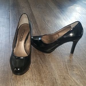 Women's Black Pumps